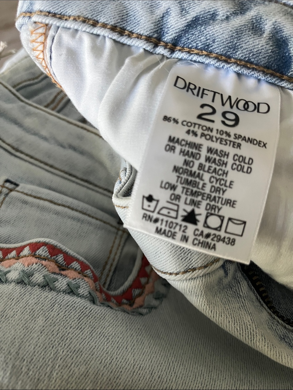 DRIFTWOOD Farrah Embroidered Light-Wash Women’s Flare Jeans 29 - Picture 10 of 11